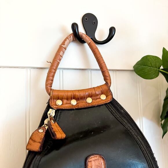 Belle Rose Leather Bucket Bag with Handle And Strap - Picture 3 of 13